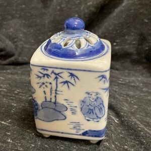 VINTAGE INCENSE STICKS CHINESE CERAMIC VASE HOLDER